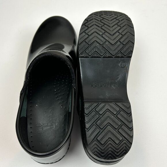 Dansko Professional Black Patent Leather Clog EU 39 US 8.5-9 - Picture 16 of 16